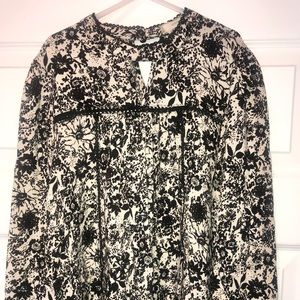 Soprano child black and white blouse